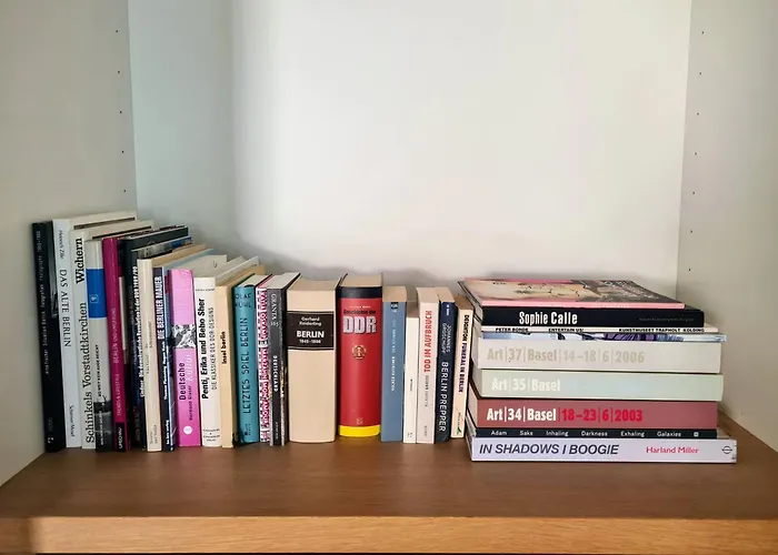 Rum i privatbostad 1A-Lage, 2 Gaestezimmer Mit Privatbad & Balkon -- Super Central, 2 Guestrooms With Private Bathroom & Balcony In Shared Loft Appartement *