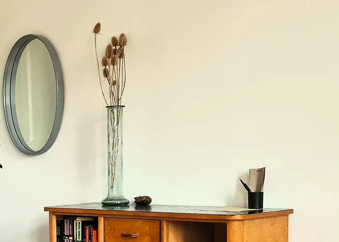 Rum i privatbostad 1A-Lage, 2 Gaestezimmer Mit Privatbad & Balkon -- Super Central, 2 Guestrooms With Private Bathroom & Balcony In Shared Loft Appartement *