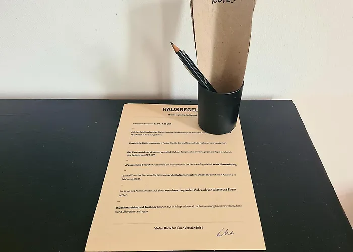 Rum i privatbostad 1A-Lage, 2 Gaestezimmer Mit Privatbad & Balkon -- Super Central, 2 Guestrooms With Private Bathroom & Balcony In Shared Loft Appartement