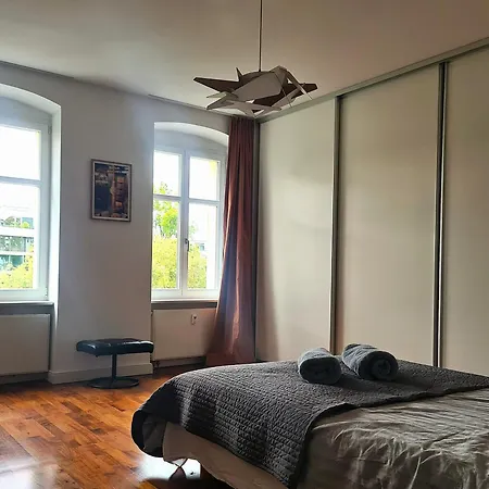 Séjour chez l'habitant 1A-Lage, Blick - 2 Gaestezimmer, Privatbad & Balkon-- Super Central, View - 2 Guestrooms, Private Bathroom & Balcony Berlin