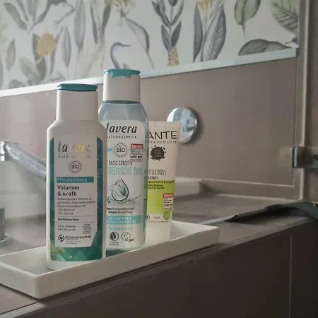 Séjour chez l'habitant 1A-Lage, Blick - 2 Gaestezimmer, Privatbad & Balkon-- Super Central, View - 2 Guestrooms, Private Bathroom & Balcony Berlin