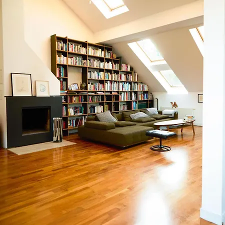 1a-lage, 2 Gaestezimmer Mit Privatbad & Balkon -- Super Central, 2 Guestrooms With Private Bathroom & Balcony In Shared Loft Берлин
