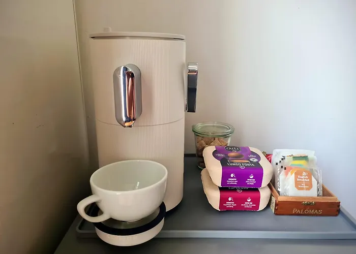 1A-Lage, 2 Gaestezimmer Mit Privatbad & Balkon -- Super Central, 2 Guestrooms With Private Bathroom & Balcony In Shared Loft Appartement Pansiyon *