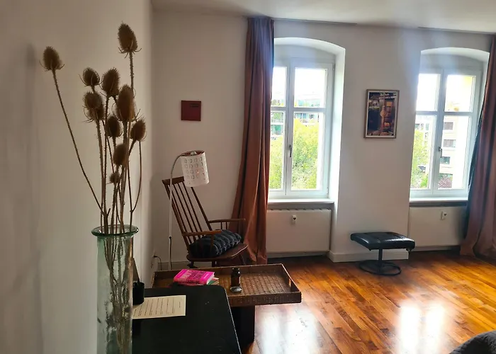 منزل للإقامة 1A-Lage, 2 Gaestezimmer Mit Privatbad & Balkon -- Super Central, 2 Guestrooms With Private Bathroom & Balcony In Shared Loft Appartement