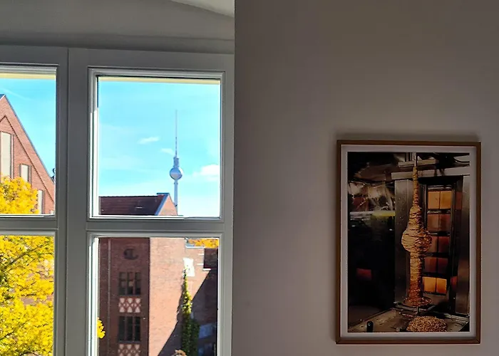 1A-Lage, 2 Gaestezimmer Mit Privatbad & Balkon -- Super Central, 2 Guestrooms With Private Bathroom & Balcony In Shared Loft Appartement *