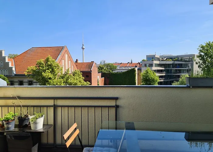 1A-Lage, 2 Gaestezimmer Mit Privatbad & Balkon -- Super Central, 2 Guestrooms With Private Bathroom & Balcony In Shared Loft Appartement