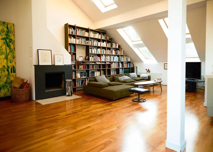 1A-Lage, 2 Gaestezimmer Mit Privatbad & Balkon -- Super Central, 2 Guestrooms With Private Bathroom & Balcony In Shared Loft Appartement برلين