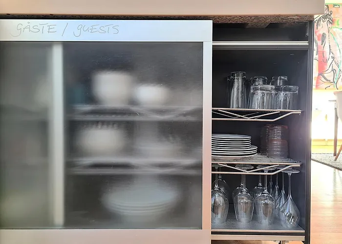 1A-Lage, 2 Gaestezimmer Mit Privatbad & Balkon -- Super Central, 2 Guestrooms With Private Bathroom & Balcony In Shared Loft Appartement منزل للإقامة