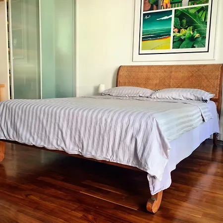 בית אירוח 1a-lage, 2 Gaestezimmer Mit Privatbad & Balkon -- Super Central, 2 Guestrooms With Private Bathroom & Balcony In Shared Loft *