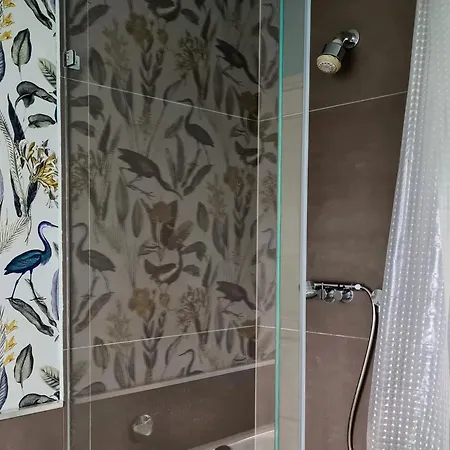 منزل للإقامة 1a-lage, 2 Gaestezimmer Mit Privatbad & Balkon -- Super Central, 2 Guestrooms With Private Bathroom & Balcony In Shared Loft