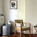 Quarto em Acomodações Particulares 1a-lage, 2 Gaestezimmer Mit Privatbad & Balkon -- Super Central, 2 Guestrooms With Private Bathroom & Balcony In Shared Loft *