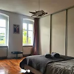 Quarto em Acomodações Particulares 1a-lage, 2 Gaestezimmer Mit Privatbad & Balkon -- Super Central, 2 Guestrooms With Private Bathroom & Balcony In Shared Loft Berlim