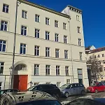 1a-lage, 2 Gaestezimmer Mit Privatbad & Balkon -- Super Central, 2 Guestrooms With Private Bathroom & Balcony In Shared Loft