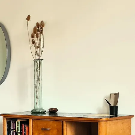 Privatunterkunft 1A-LAGE, Blick - 2 großzügige Zimmer mit Balkon&Bad auf eigener Etage -- SUPER CENTRAL, view - 2 big rooms with balcony&bathroom *