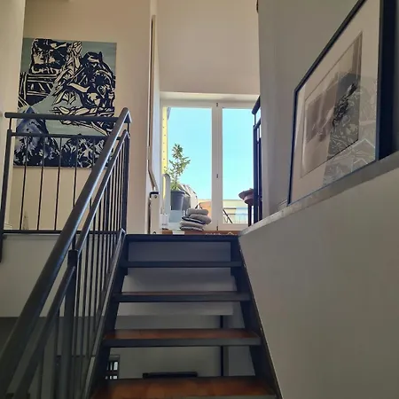 1A-LAGE, Blick - 2 großzügige Zimmer mit Balkon&Bad auf eigener Etage -- SUPER CENTRAL, view - 2 big rooms with balcony&bathroom Privatunterkunft