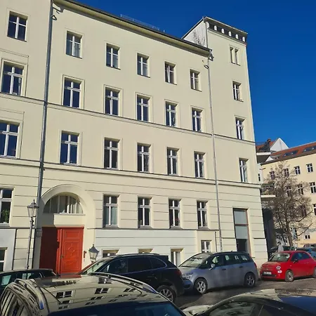 1A-LAGE, Blick - 2 großzügige Zimmer mit Balkon&Bad auf eigener Etage -- SUPER CENTRAL, view - 2 big rooms with balcony&bathroom