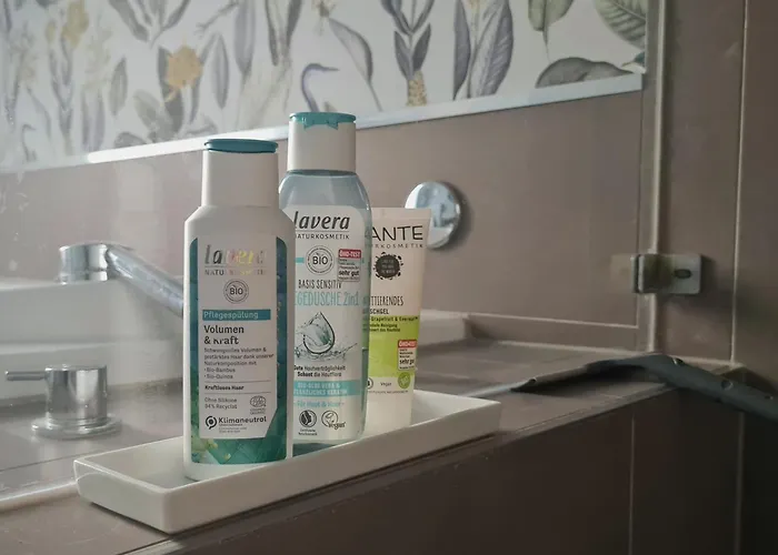 Habitación en casa particular 1A-LAGE, Blick - 2 großzügige Zimmer mit Balkon&Bad auf eigener Etage -- SUPER CENTRAL, view - 2 big rooms with balcony&bathroom Berlín